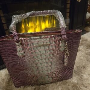 Elegant Purple Crocodile-Embossed Women's Bag